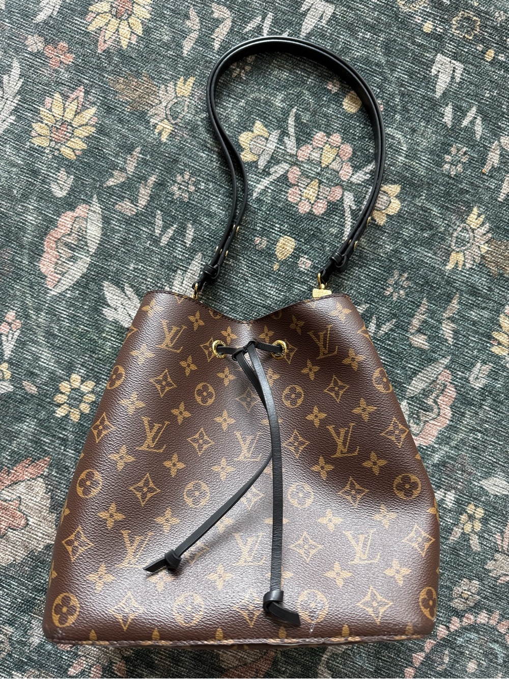 Louis Vuitton Monogram Neonoe Canvas Bucket Shoulder Bag